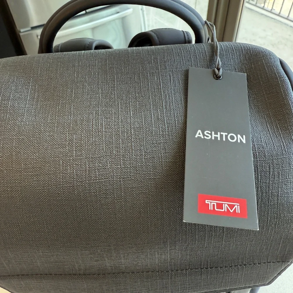 Brand new TUMI GRY DRESDEN FLAP BACKPACk - Ashton Collection - Picture 5 of 10